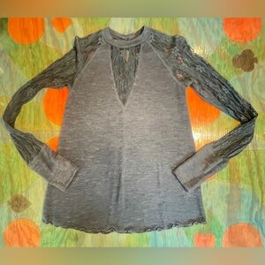 Maurices Gray Black Lace Long Sleeve Blouse Size XS Rayon Polyester Nylon Spande